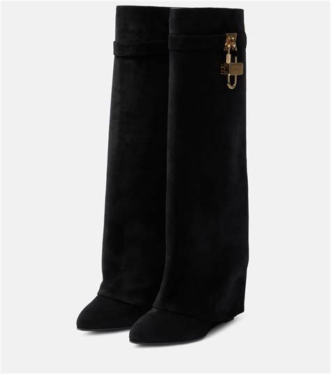 es 0129 givenchy|Botas altas Shark Lock de alpaca en negro .